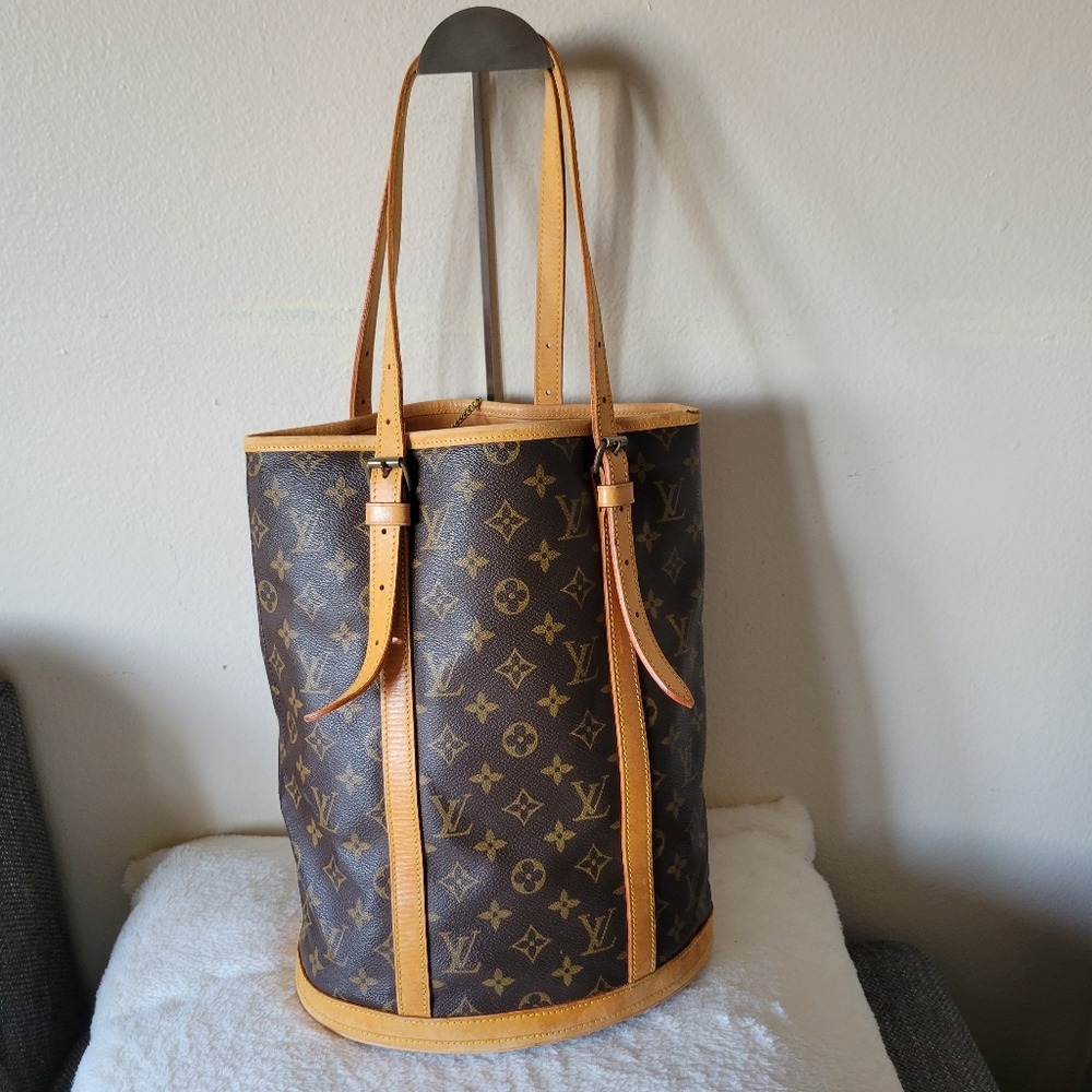 Louis Vuitton Monogram Bucket GM Shoulder Tote Bag - Picture 5 of 15